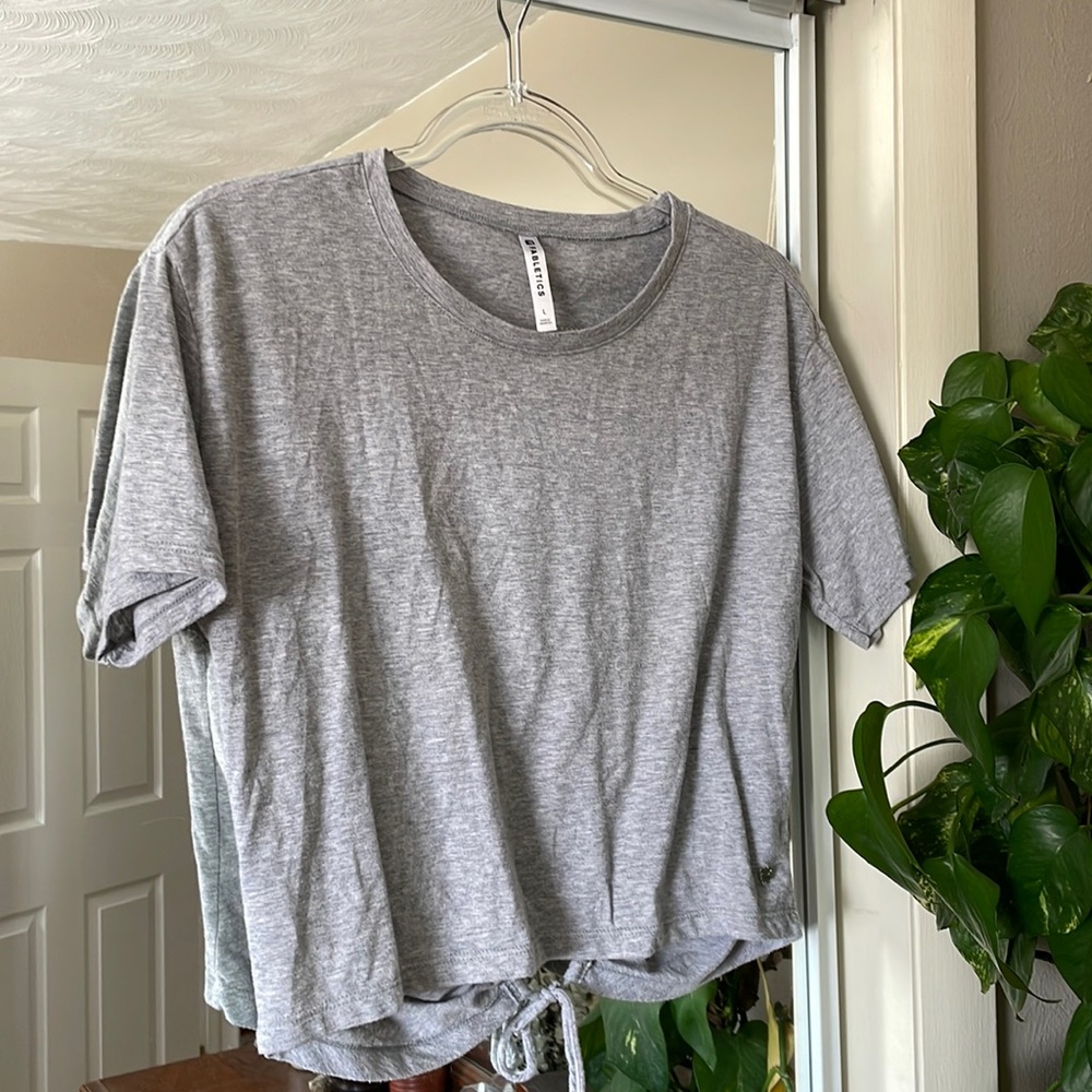 Like new Fabletics cropped tee with tied back